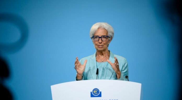 Ue, Lagarde “Entro fine 2021 ritorno Pil a livello pre-crisi”