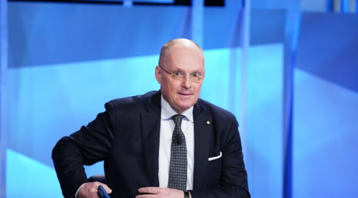 Ricciardi “Logorante fare tamponi continui, aumenteranno i vaccini”