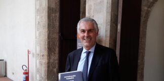 Micari presenta Libro Bilancio di 6 anni del suo rettorato a Palermo