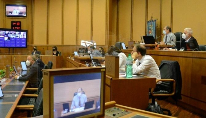 Vincenzi “continuiamo a ridurre le spese del Consiglio regionale”