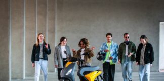 Piaggio avvia collaborazione con la stilista Feng Chen Wang