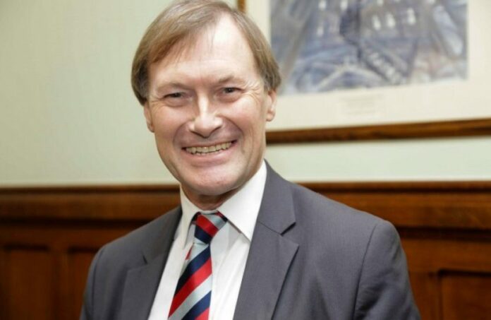 IL PARLAMENTARE BRITANNICO DAVID AMESS ACCOLTELLATO E UCCISO
