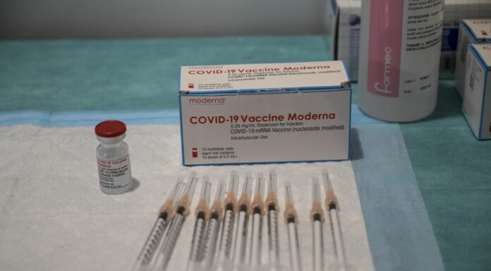 Vaccino, con l’obbligo del green pass in crescita le prime dosi