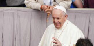 Papa “Salario universale e riduzione dell’orario per superare la crisi”