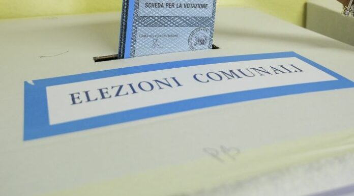 Ballottaggi, alle 12 affluenza al 9.73%