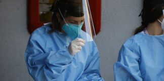 Covid, incidenza in lieve risalita