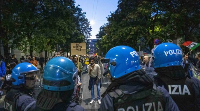 Green Pass, A Milano un arresto e 83 denunciati