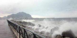Maltempo senza tregua in Sicilia, un morto a Scordia. Allerta rossa