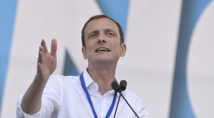 Vaccino, Fedriga “Le Regioni sono pronte per la terza dose”