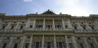 Cannabis, depositate in Cassazione 630 mila firme per il referendum