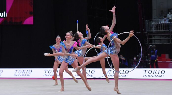 Mondiali ritmica, Farfalle d’oro con i cerchi e le clavette