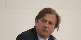 Vaccino, Sileri: “Per la terza dose priorità anche ai docenti”