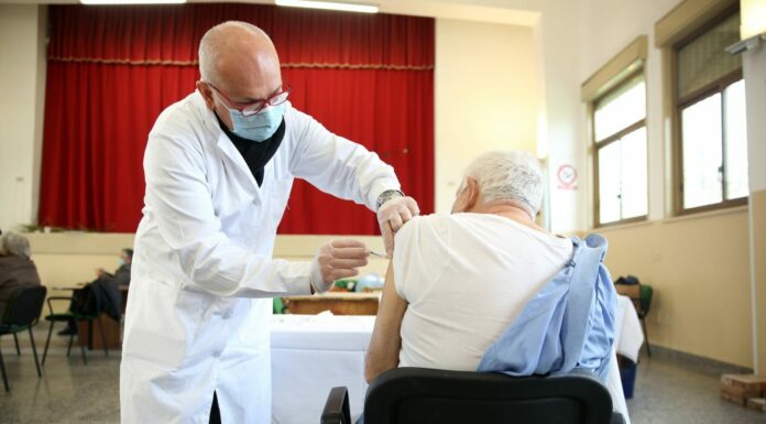 Covid, 2.818 nuovi casi e 20 decessi nelle ultime 24 ore