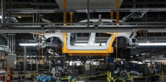 Mazda, riorganizzazione di Hofu migliora flessibilità produzione