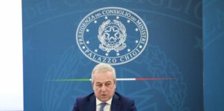 Vaccino, Locatelli “Terza dose largamente sicura”