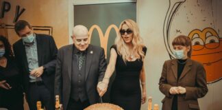 Valeria Marini madrina del lancio di Best Burger a McDonald’s di Salerno