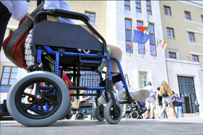 SEDE REGIONE PUGLIA PROTESTA DEI DISABILI