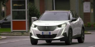 Peugeot e-2008, l’evoluzione della mobilità
