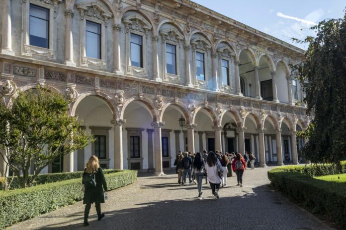 RIPRESA DELLE LEZIONI ALL' UNIVERSITA' STATALE DI MILANO