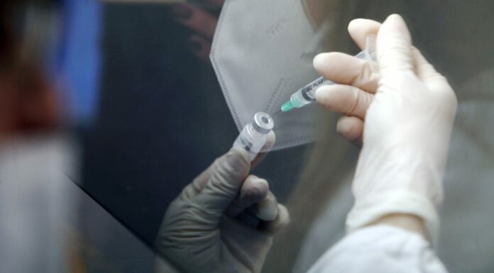 Covid, dalla Commissione Ue contratto per un nuovo candidato vaccino