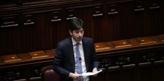 Covid, Speranza “Attenzione ai contagi in Europa, insistere sui vaccini”