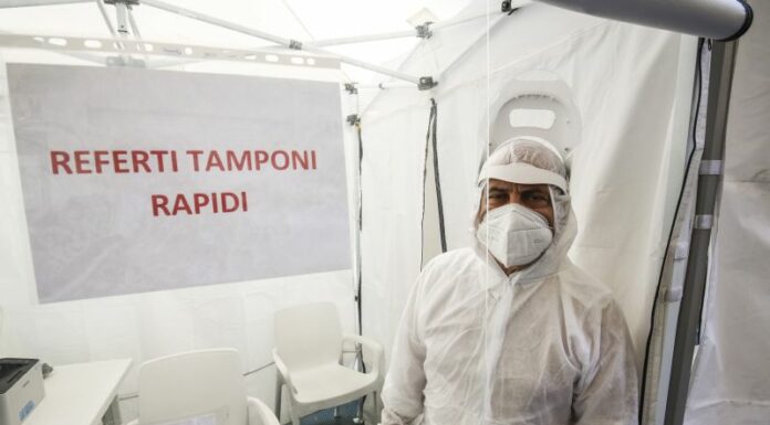 Covid, incidenza settimanale e Rt in salita