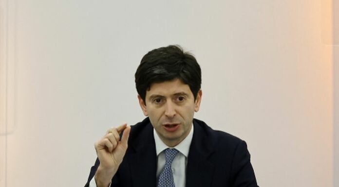 Vaccino, Speranza “Oltre 3 milioni hanno ricevuto la terza dose”