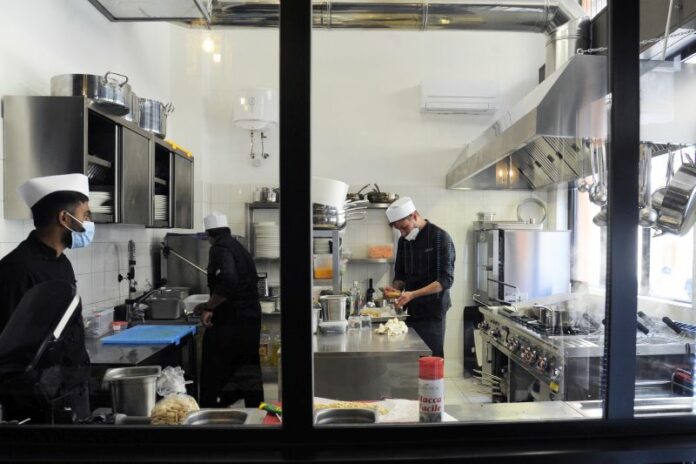 PUGLIA IN ZONA GIALLA BAR E RISTORANTI RIAPRONO AL PUBBLICO