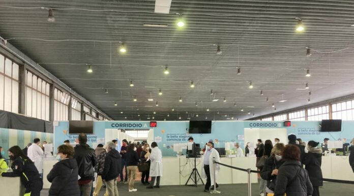 Vaccino, alla Fiera di Palermo al via terze dosi per i 40-59enni