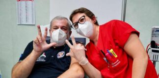 Vaccino, terza dose anti Covid per Emiliano