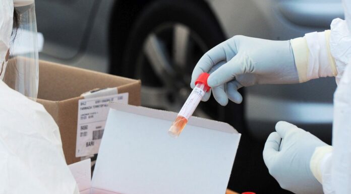 Primo caso in Italia di variante Omicron, è di un paziente campano