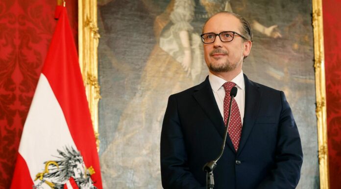 Covid, Schallenberg “Troppi no vax in Austria, serve obbligo”