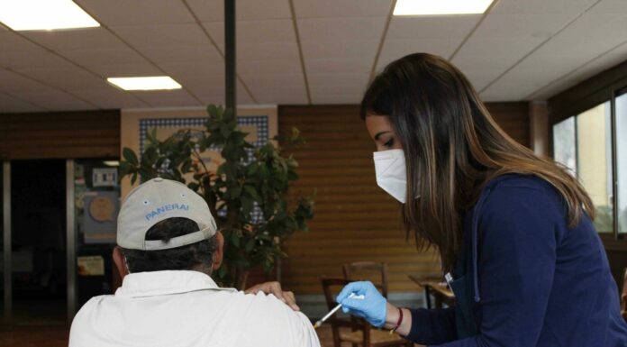 Vaccino, a Palermo somministrazione dosi in giro per i quartieri