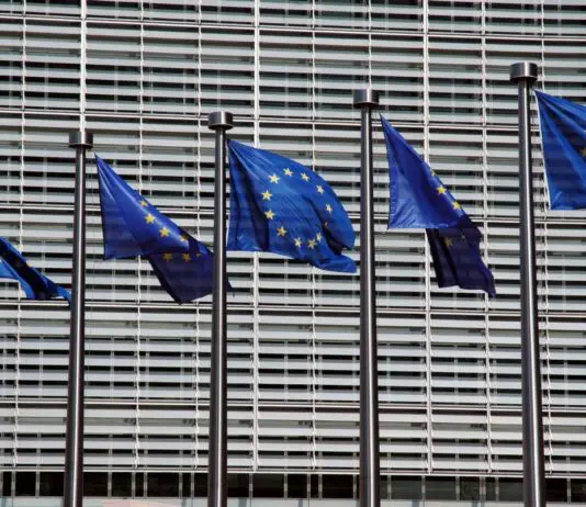 Dalla Commissione Ue misure di sostegno per gli agricoltori colpiti dalla crisi dei fertilizzanti