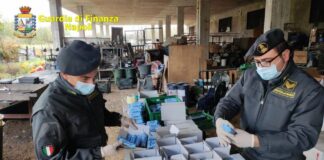 Fabbrica clandestina di fuochi d’artificio, 3 arresti nel Napoletano