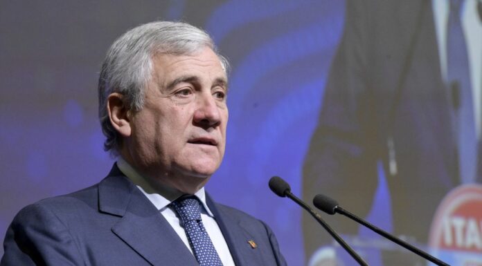Governo, Tajani “Solo Draghi può tenerlo unito, si arrivi al 2023”