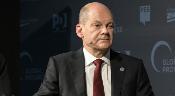 Scholz giura davanti al Bundestag, è il nuovo Cancelliere tedesco