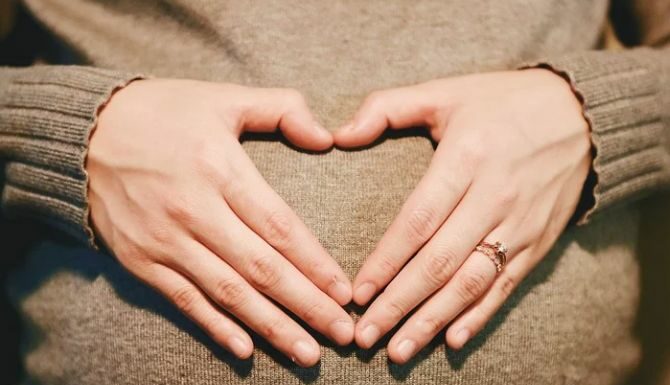 Vaccino, terza dose raccomandata in gravidanza nel II e III trimestre