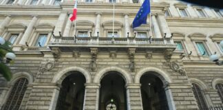 Il debito pubblico sale di 3,8 mld, in rialzo anche le entrate