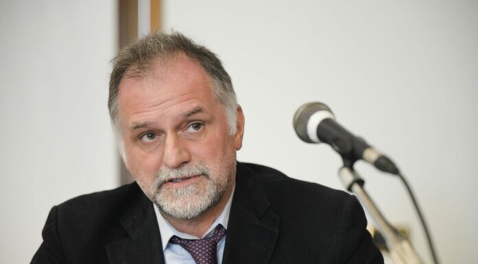 Garavaglia “Tamponi per gli arrivi dall’Ue un problema per il turismo”