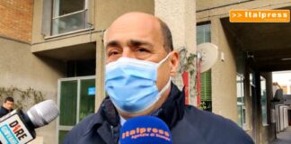 Mascherine all’aperto nel Lazio, Zingaretti firma ordinanza