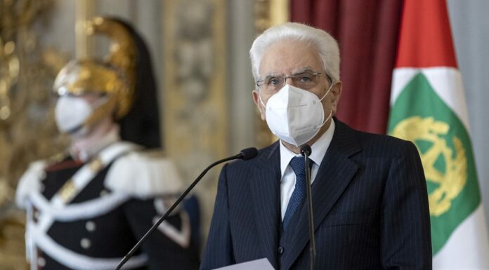 Mattarella “Italiani si fidano della scienza, troppo risalto ai No Vax”