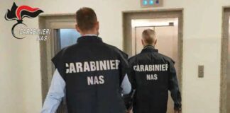 Covid, scoperti dai Nas 308 medici e sanitari non vaccinati al lavoro