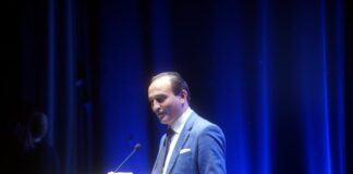 Covid, Cirio “In Piemonte da venerdì obbligo mascherine all’aperto”