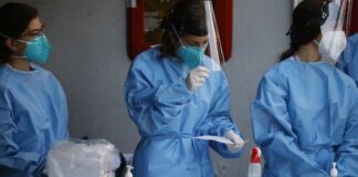 Covid, in Lombardia 12.955 nuovi casi, variante Omicron al 40%