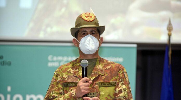 Covid, Figliuolo: “Ecco il piano per fermare Omicron”