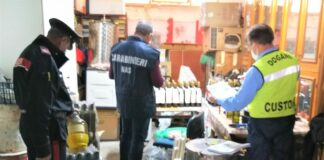 Sequestrata una fabbrica clandestina di liquori a Lecce, una denuncia