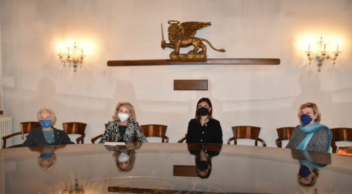 Inner Wheel Club dona un computer a utente centro antiviolenza