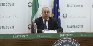 Covid, Locatelli “Variante Omicron meno grave ma va fermata”