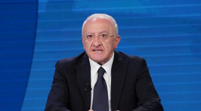 Covid, De Luca “Rinviare di 20-30 giorni il ritorno a scuola”